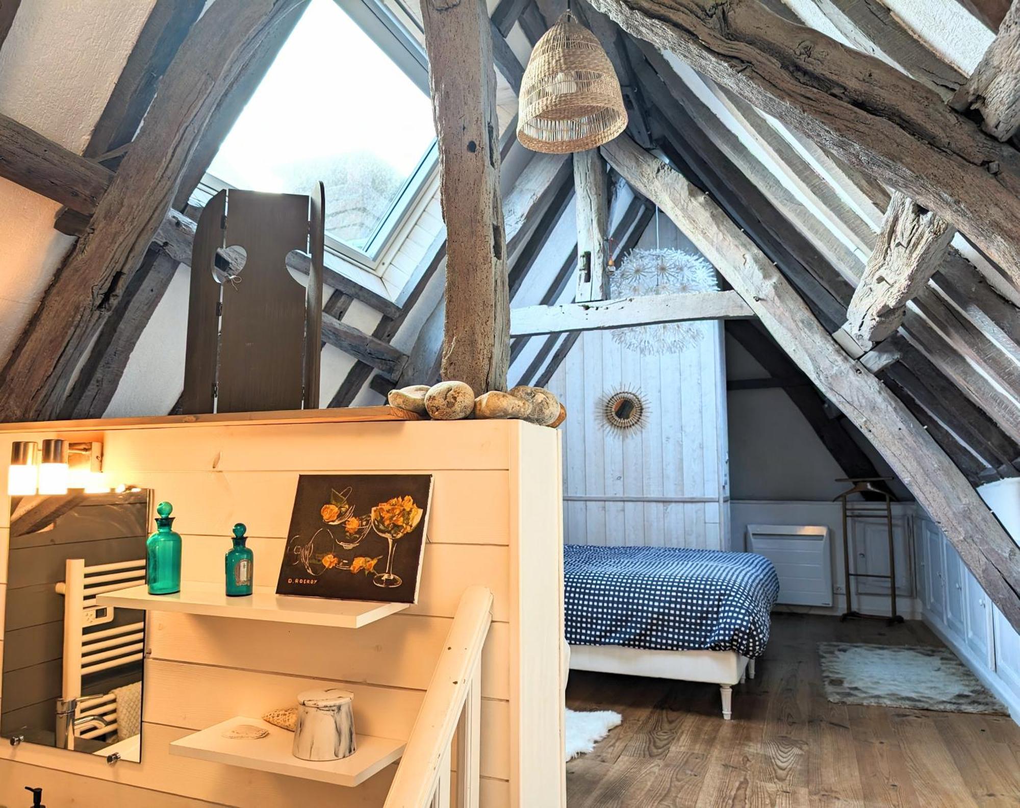 La Bi-coque Du Courtgain, Charmante Et Atypique Holiday home