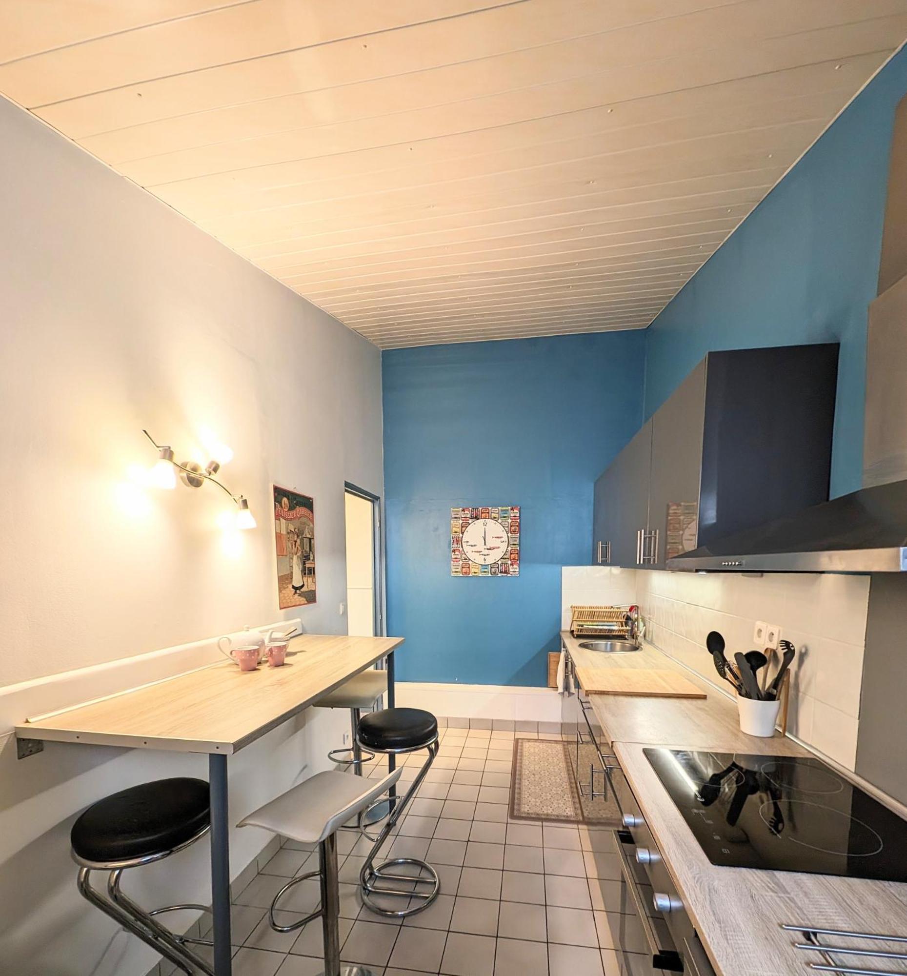 Holiday home La Bi-coque Du Courtgain, Charmante Et Atypique *